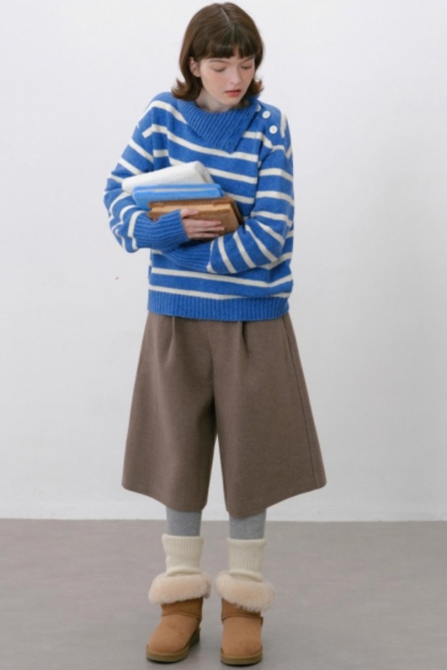 Woolen Pleated Cropped Pants