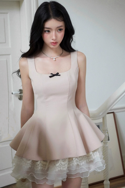 Robe en dentelle à nœud narcisse