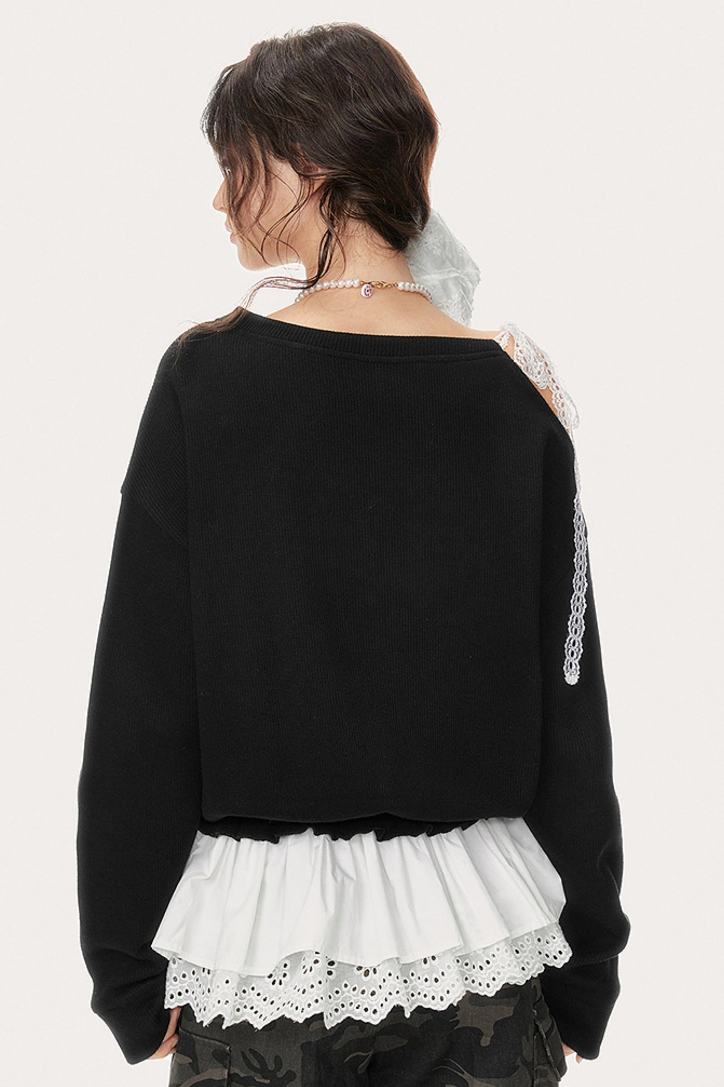 Skin-Friendly Slanted Shoulder Sweatshirt