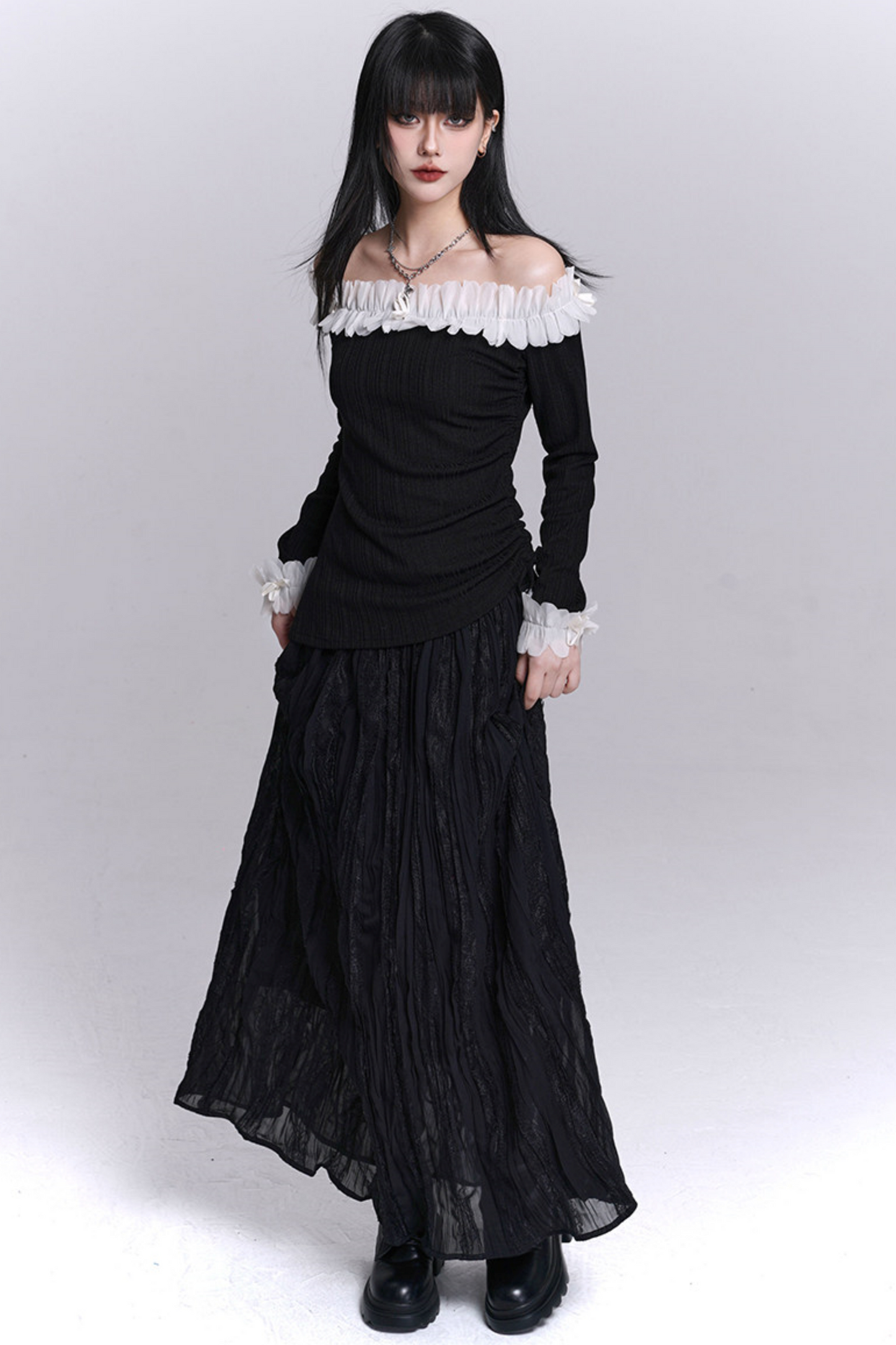 Geisterhafte Ein-Schulter-Bluse