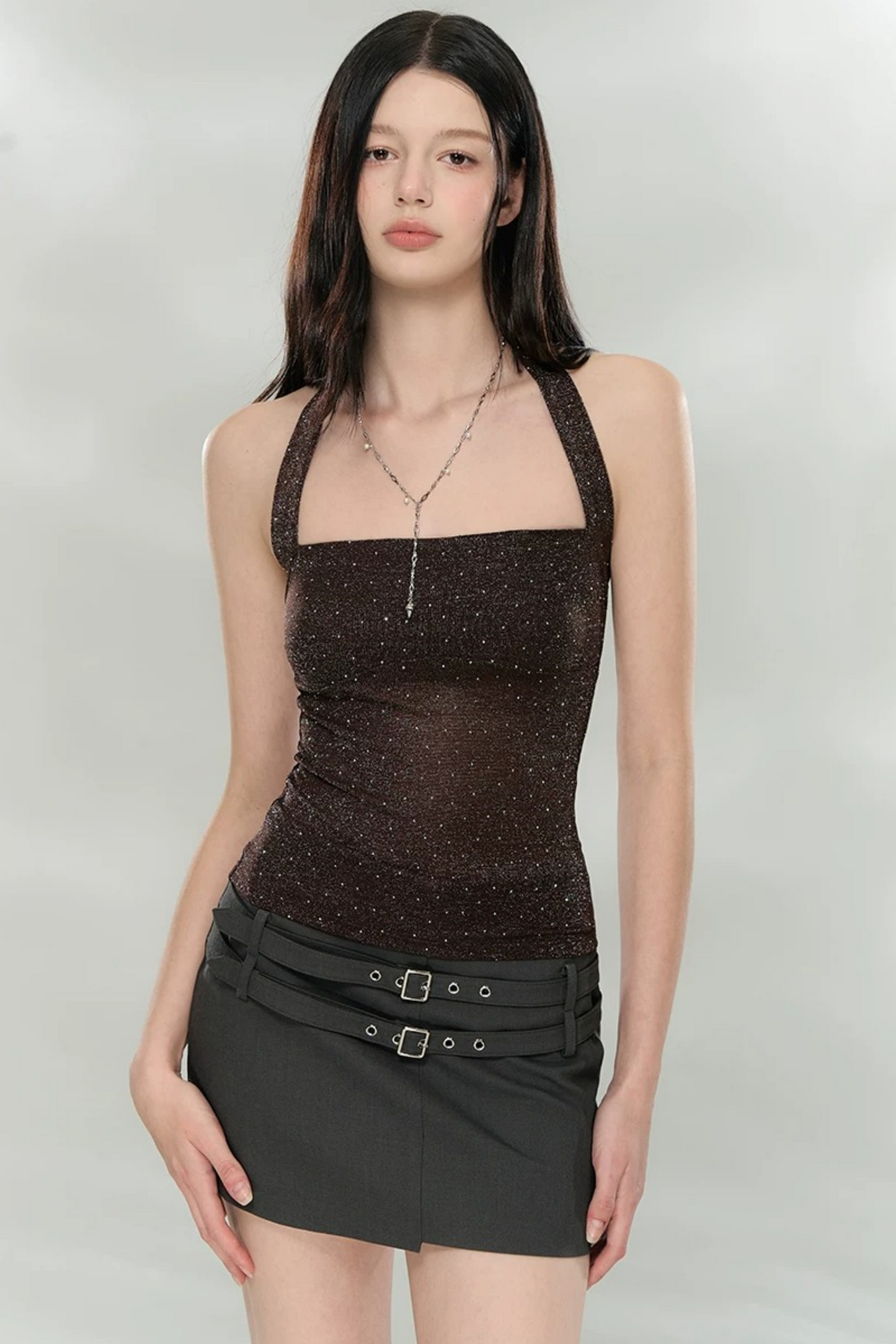 Blusa tubo brillante con cuello halter