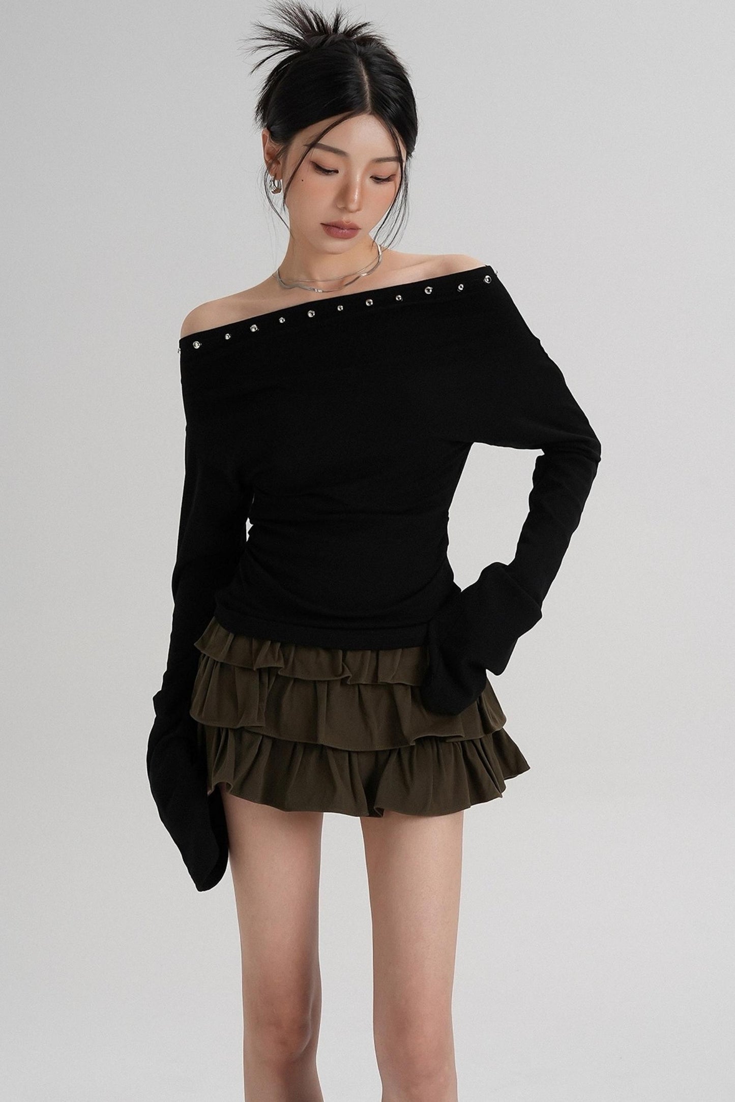 Niche Rivet Long-Sleeved T-Shirt