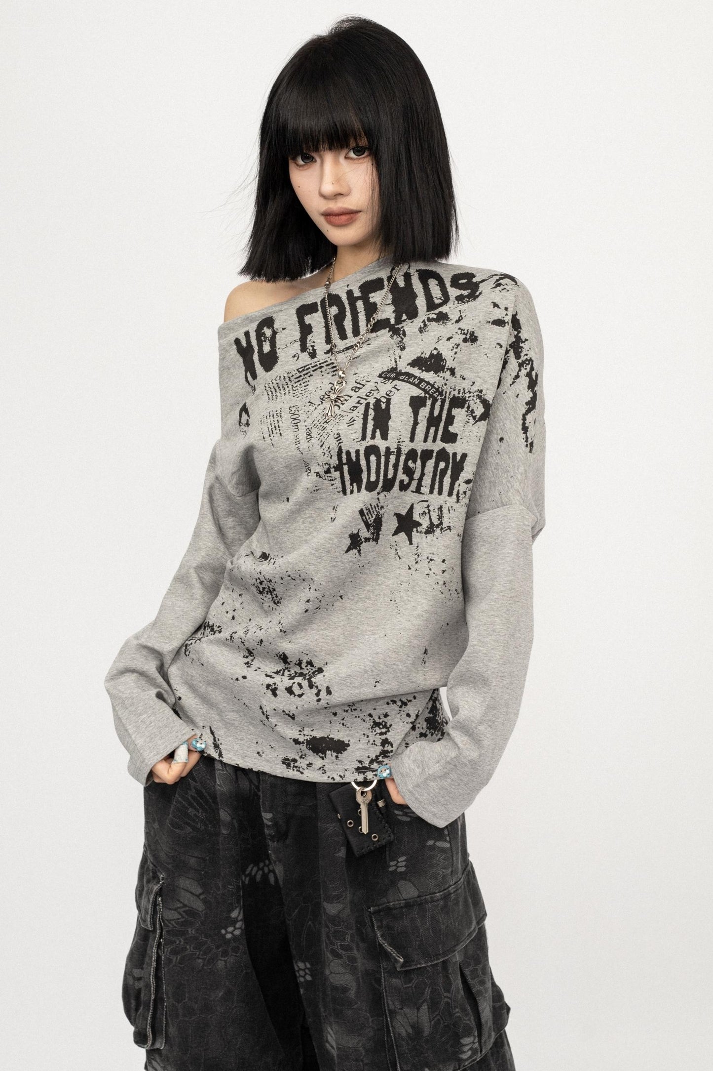 Vintage Off-the-Shoulder Gray Base Shirt