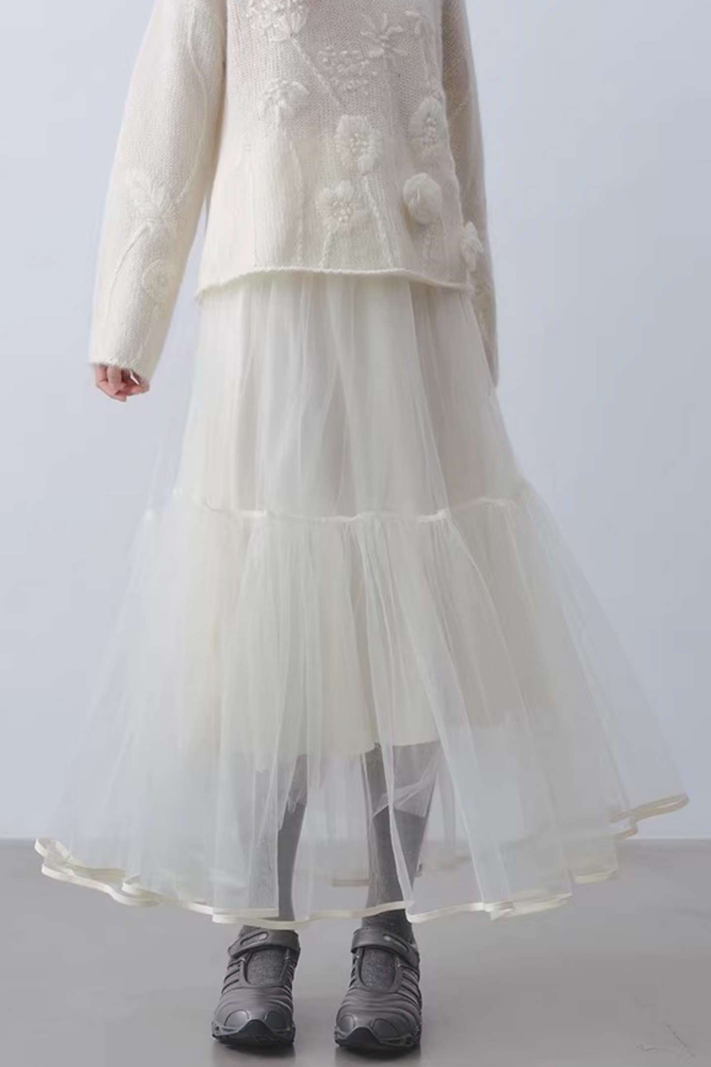 Snow Velvet Creamy Skirt