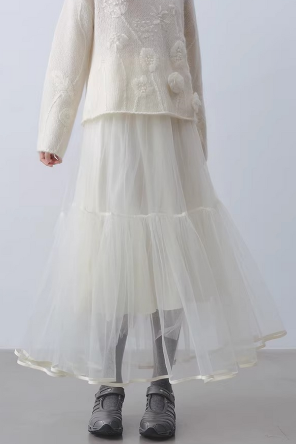 Snow Velvet Creamy Skirt