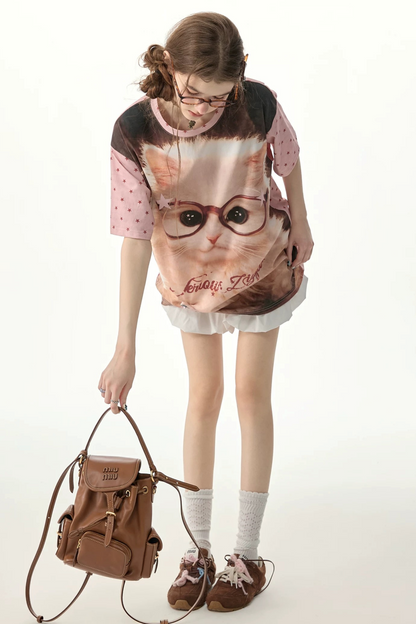 Süßes, lässiges T-Shirt mit Katzenmotiv