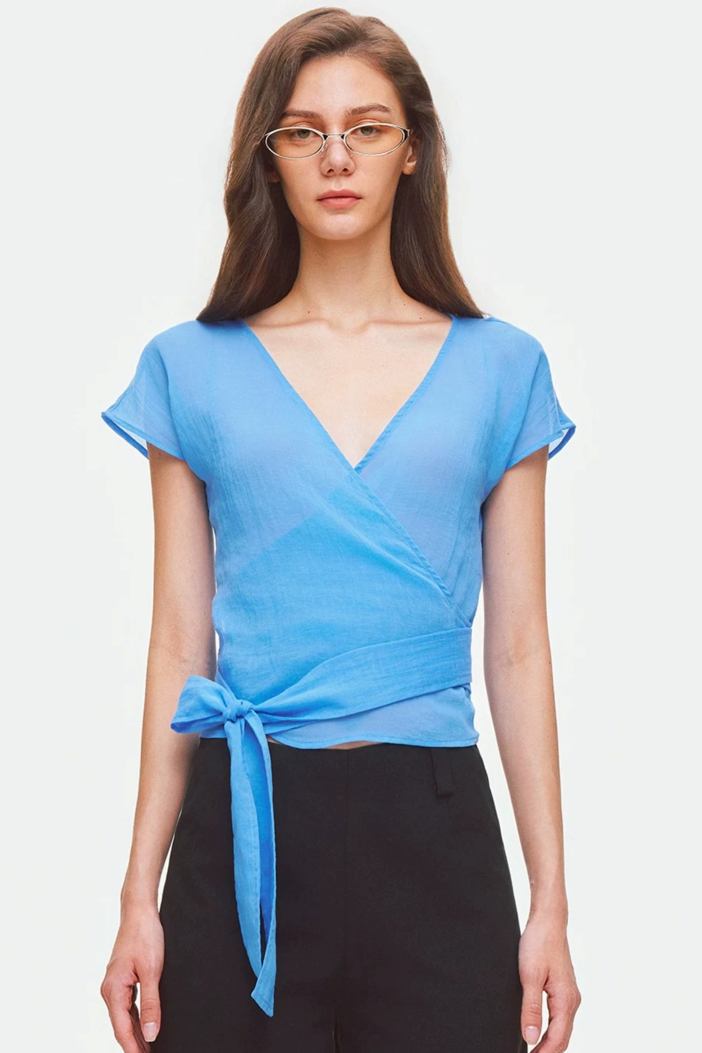 V-Ausschnitt-Wickelbluse mit Kreuzbindung