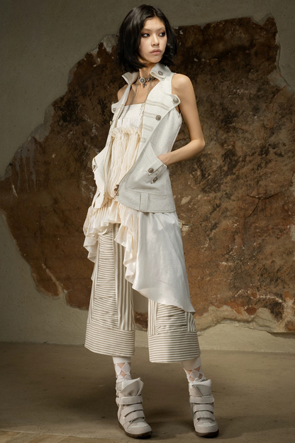 Maglia gotica senza maniche con scollo all’americana