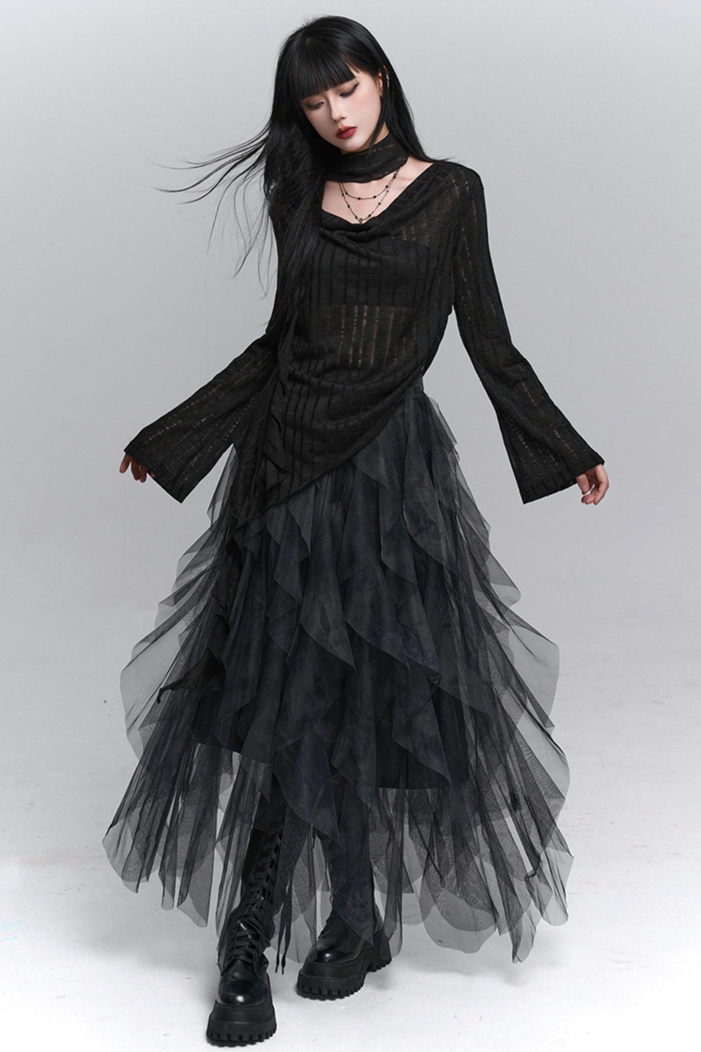 Swing-Necked Long-Sleeved Top