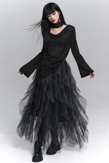 Swing-Necked Long-Sleeved Top