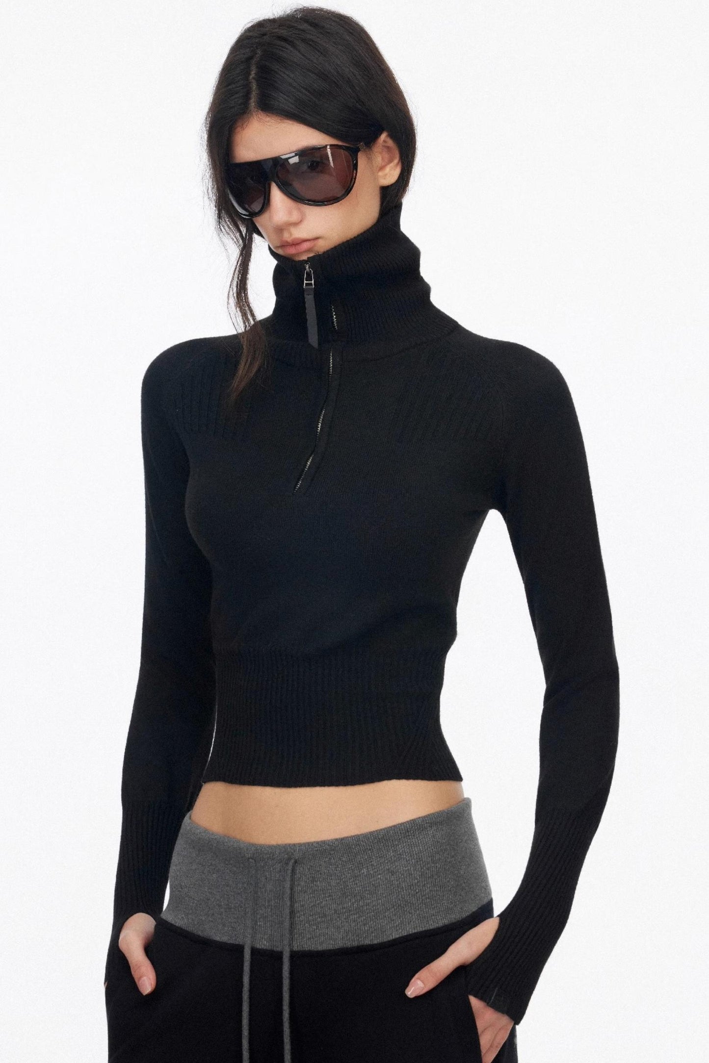 Half-Turtleneck Zip-Up Knitted Design Top