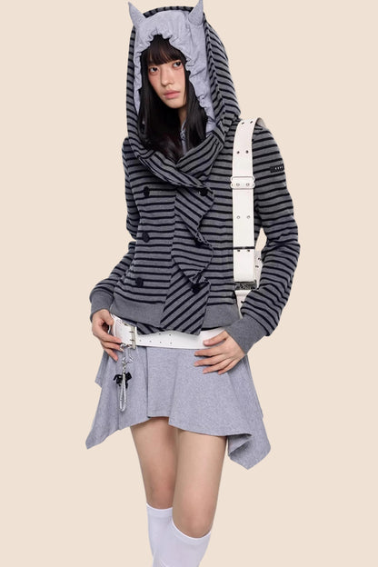 Gestreifter Dekonstruierter Kapuzenoberteil
