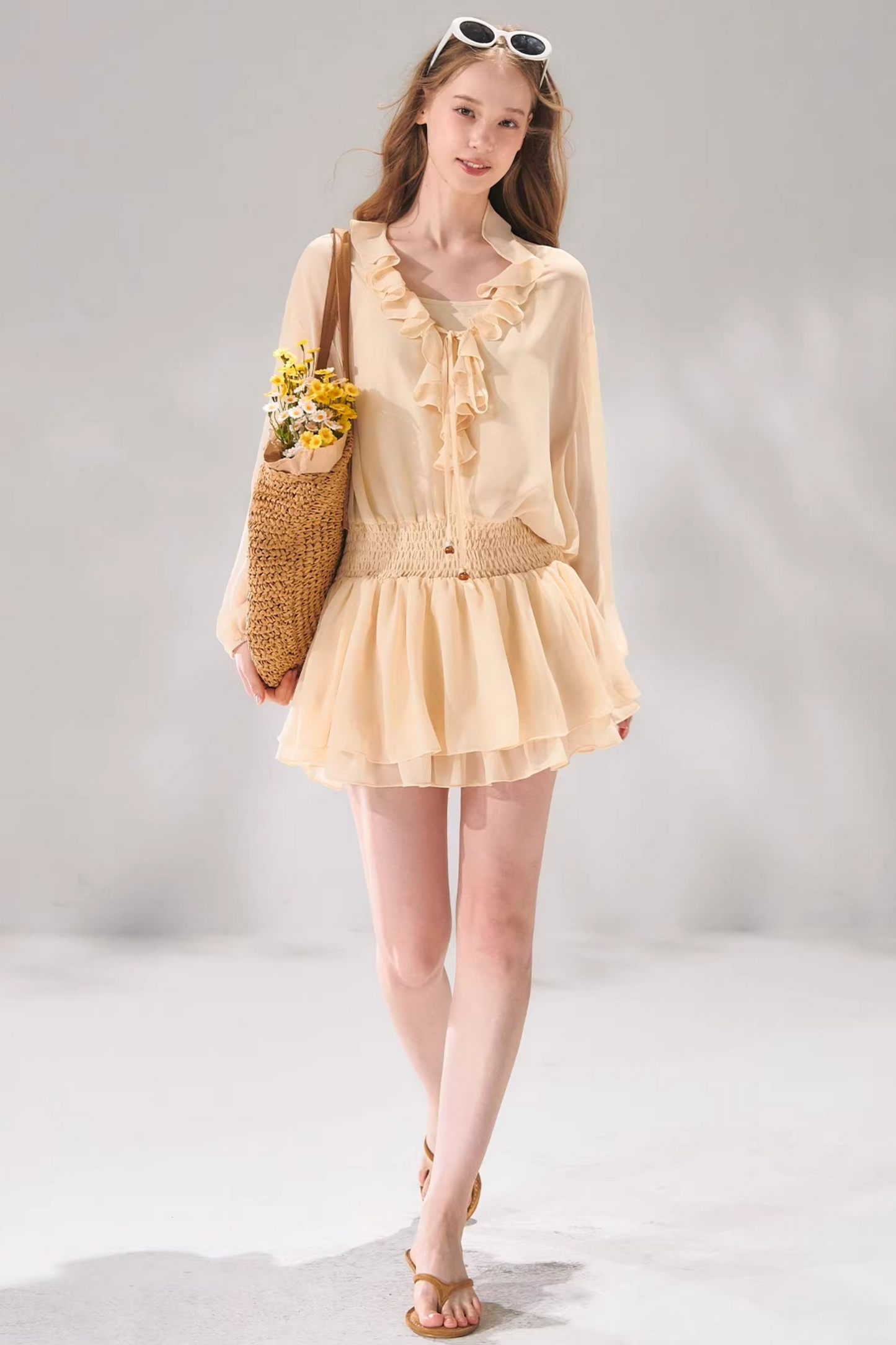 Ensemble robe en mousseline à volants et perles