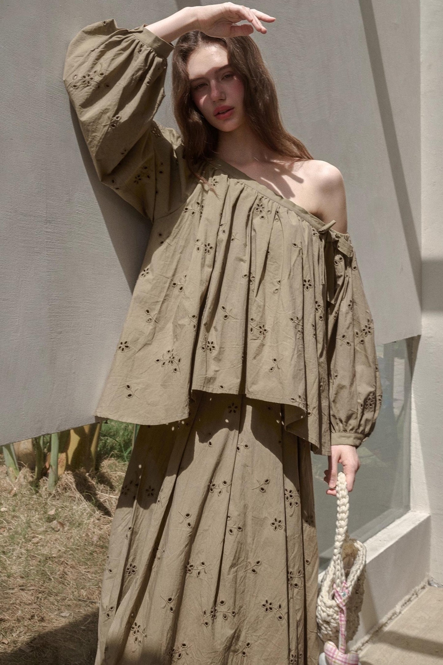 Embroidery Elegant Slanted Shoulder Skirt Set-Up