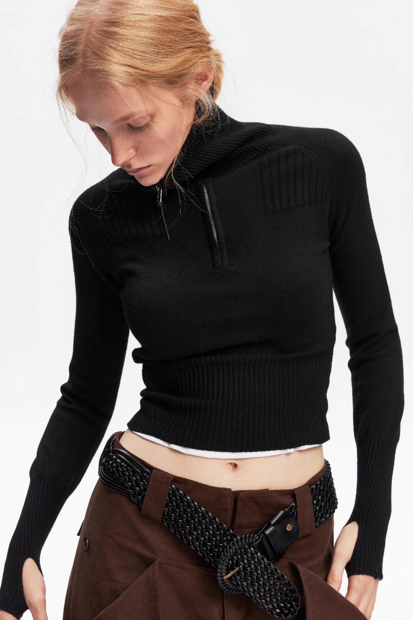 Half-Turtleneck Zip-Up Knitted Design Top