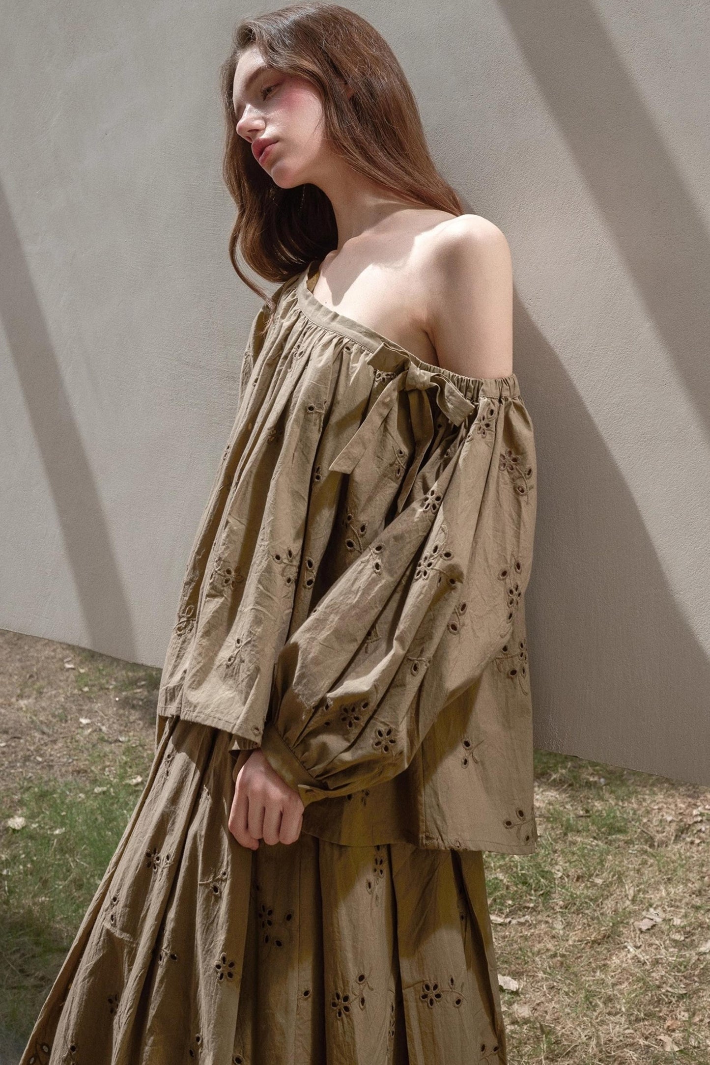 Embroidery Elegant Slanted Shoulder Skirt Set-Up