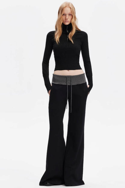 Half-Turtleneck Zip-Up Knitted Design Top