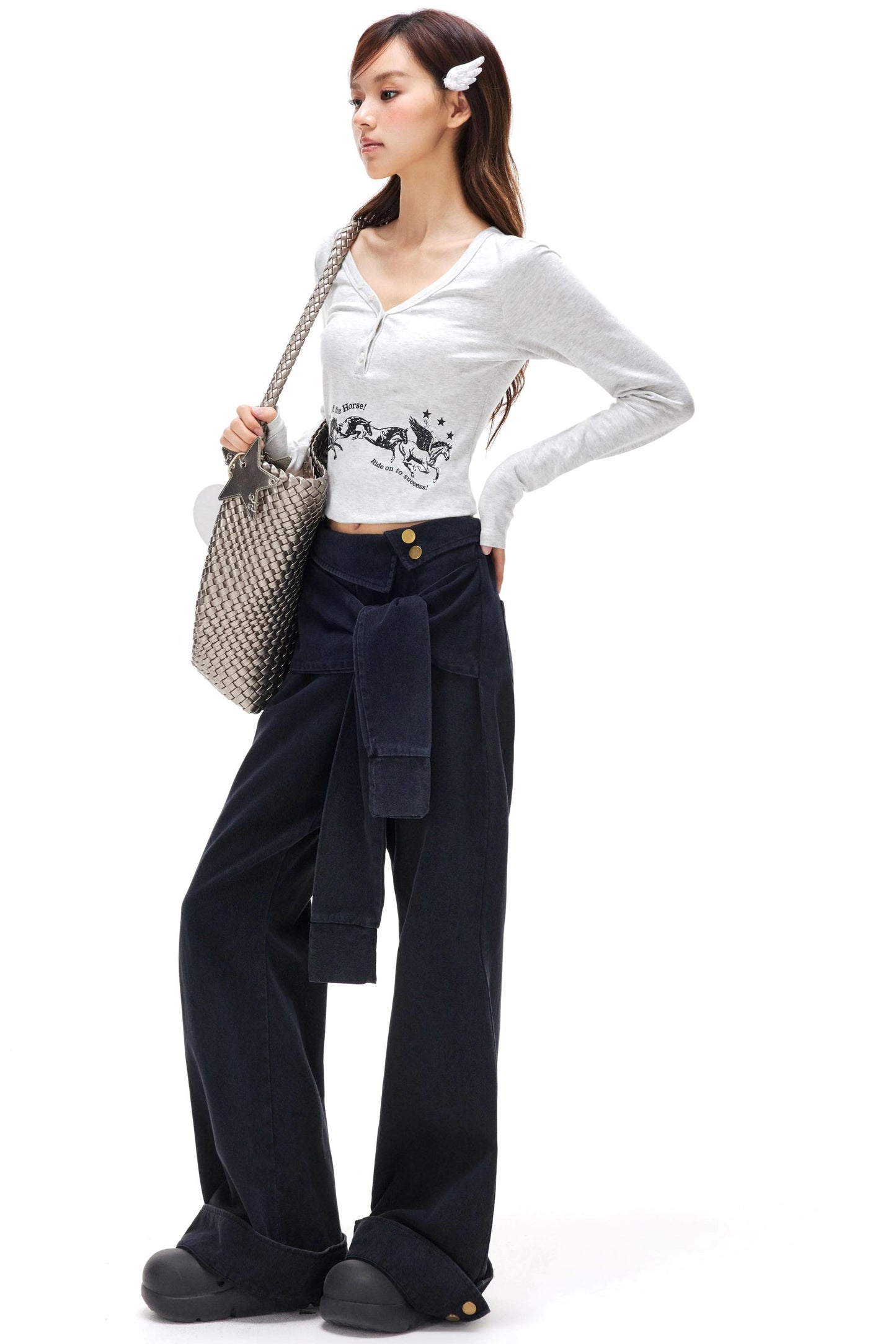 Star Shell Button Knitted Top