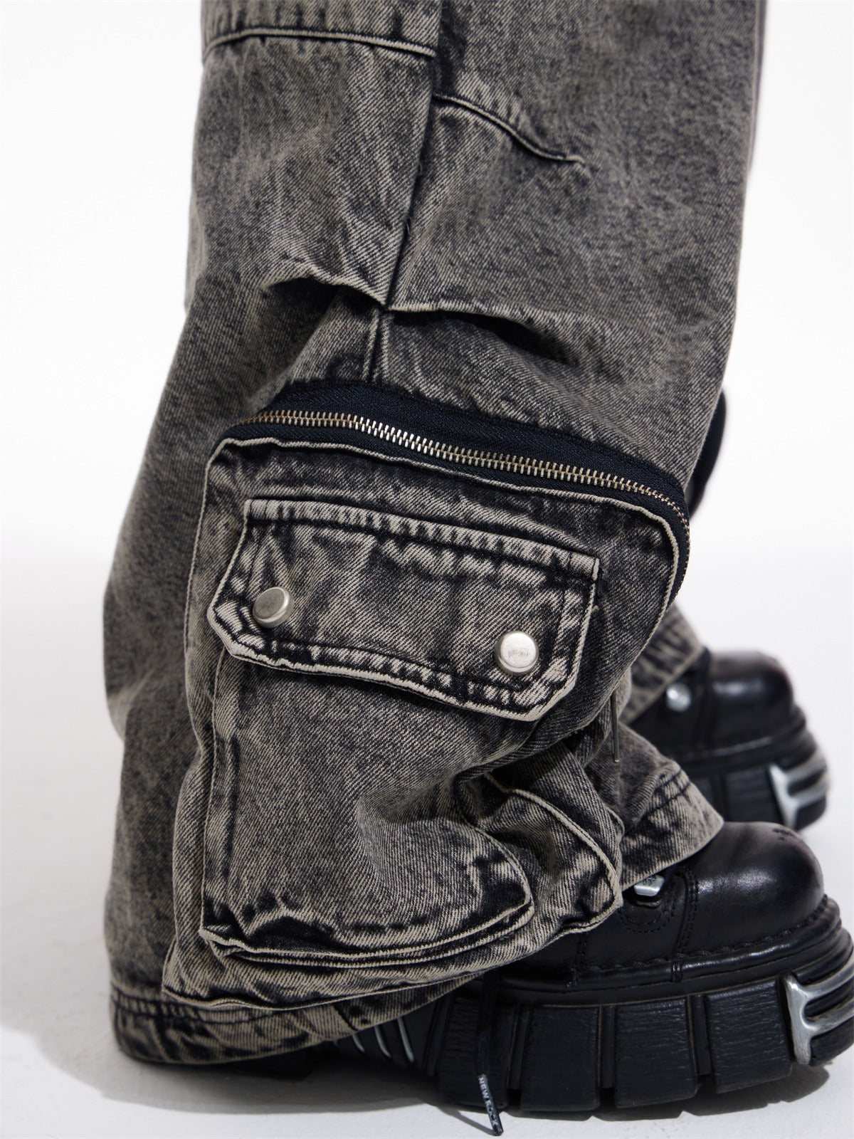 Multi-pocket jeans pants