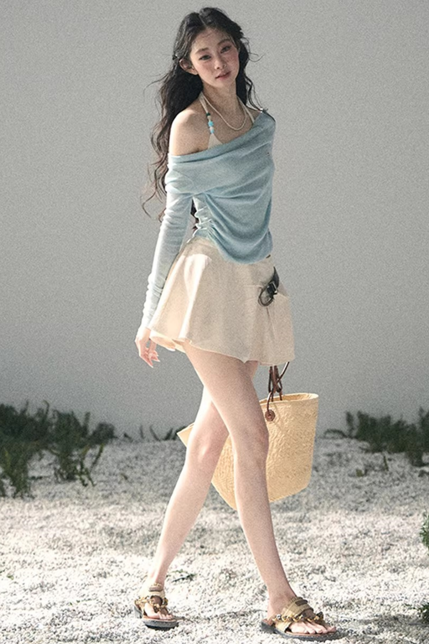 프로스티 숄더 홀터 탑