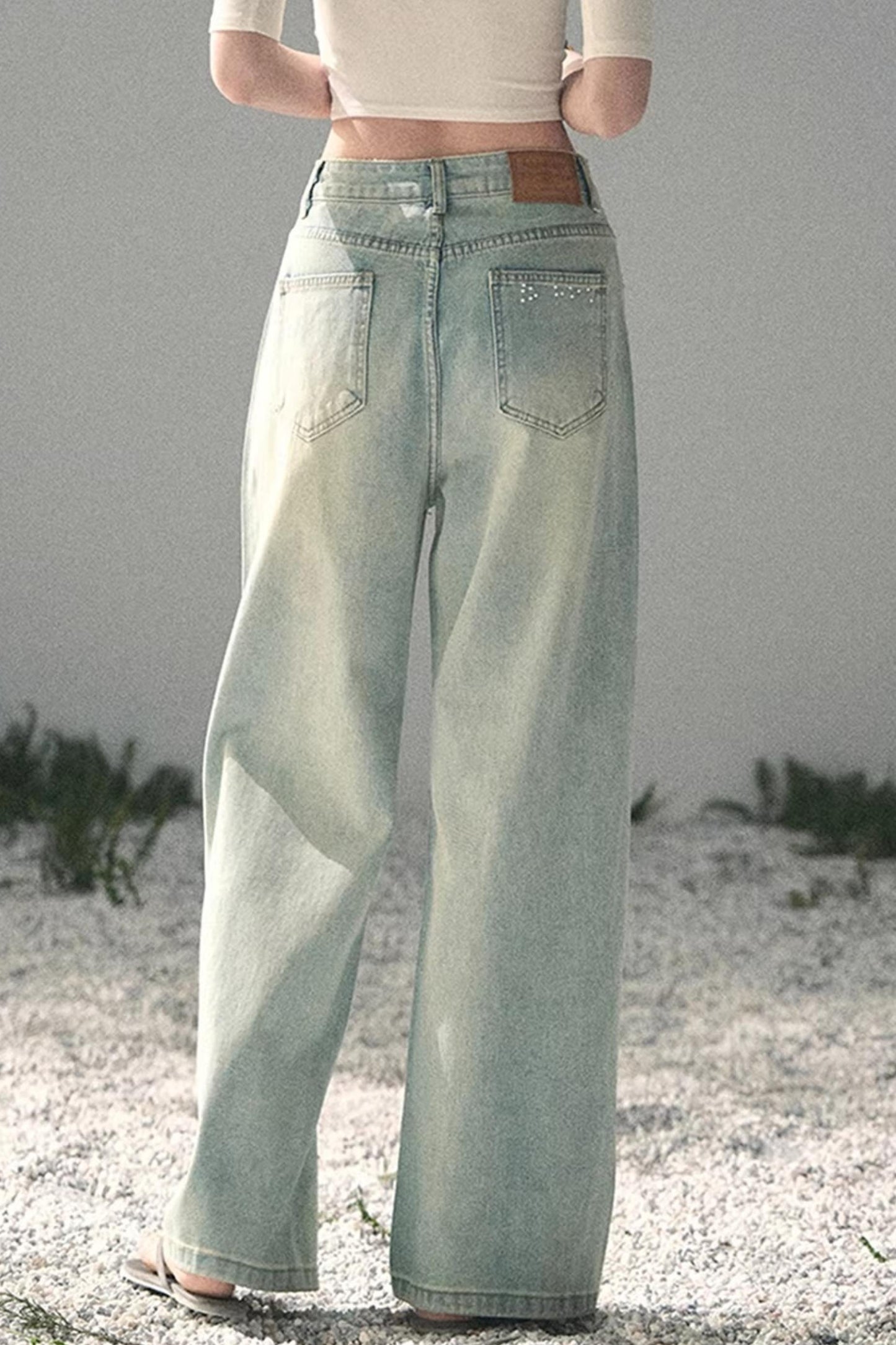 Pantalon en jean bleu clair perlé