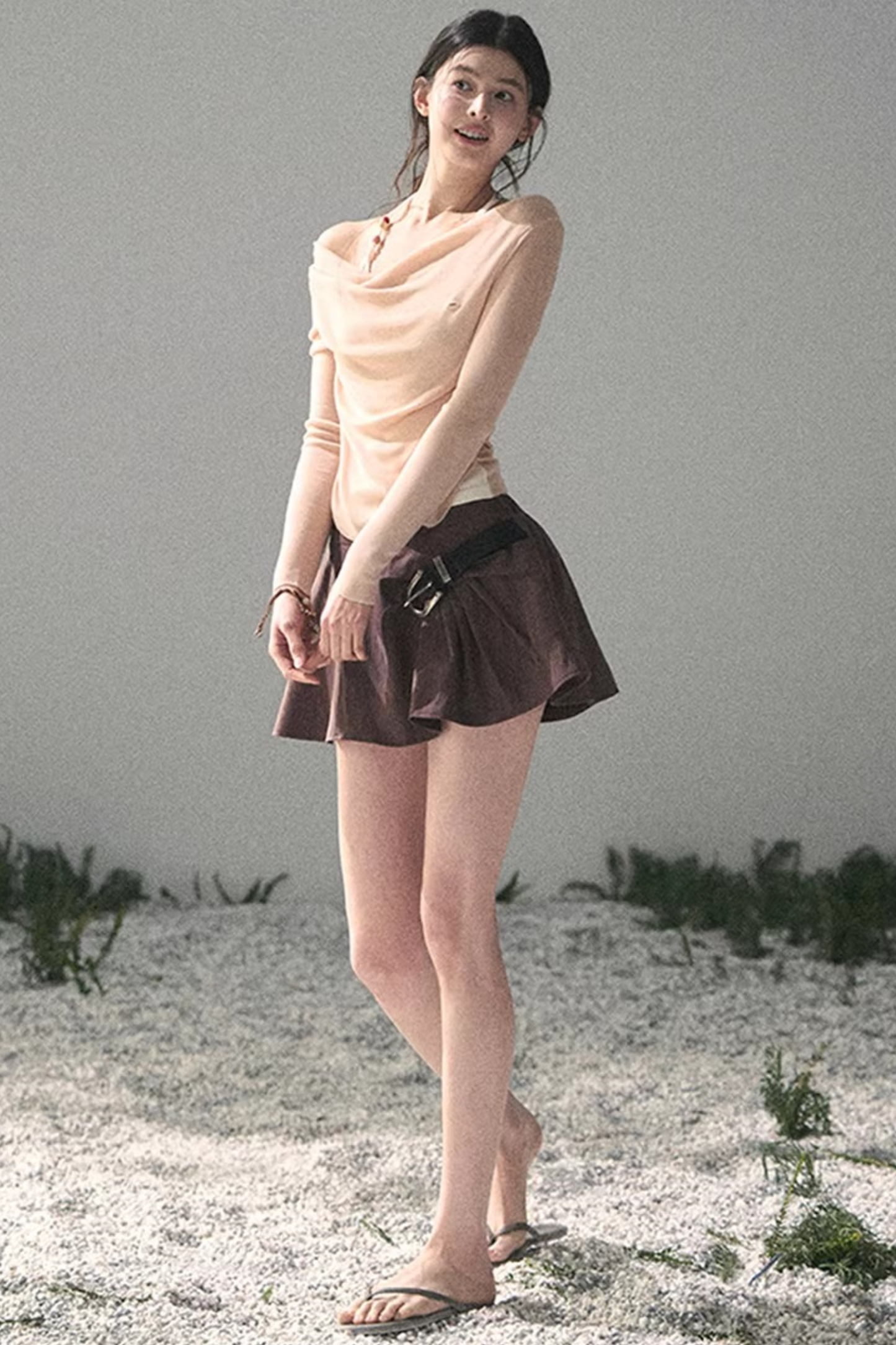 프로스티 숄더 홀터 탑