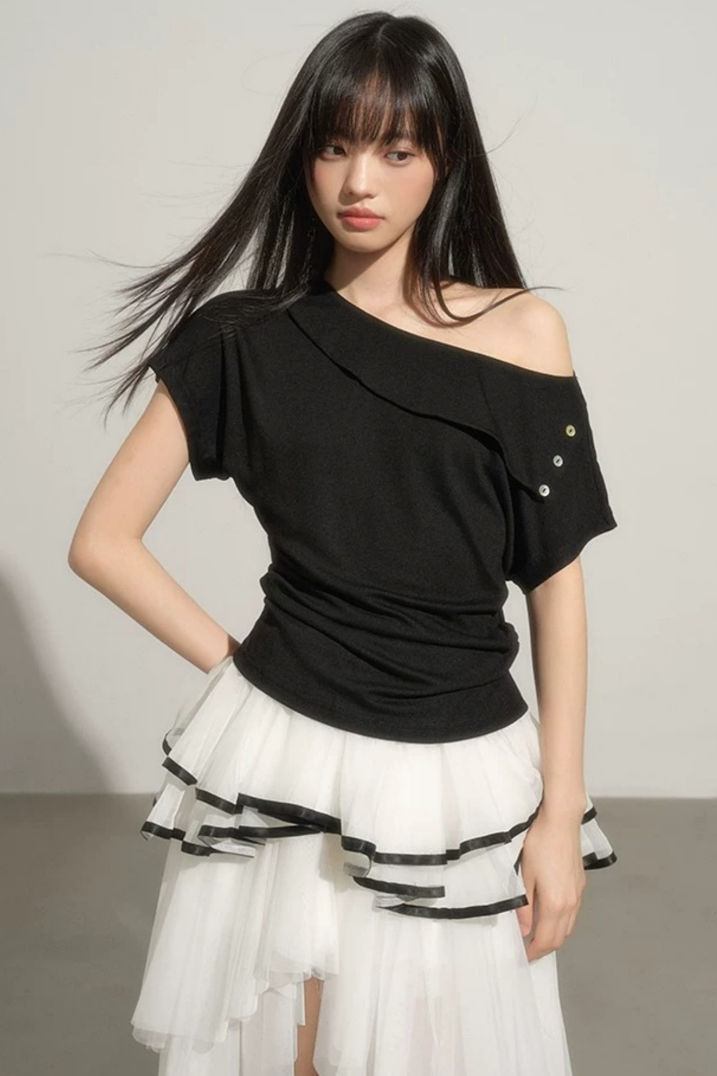 멀티 디자인 오프숄더 상의