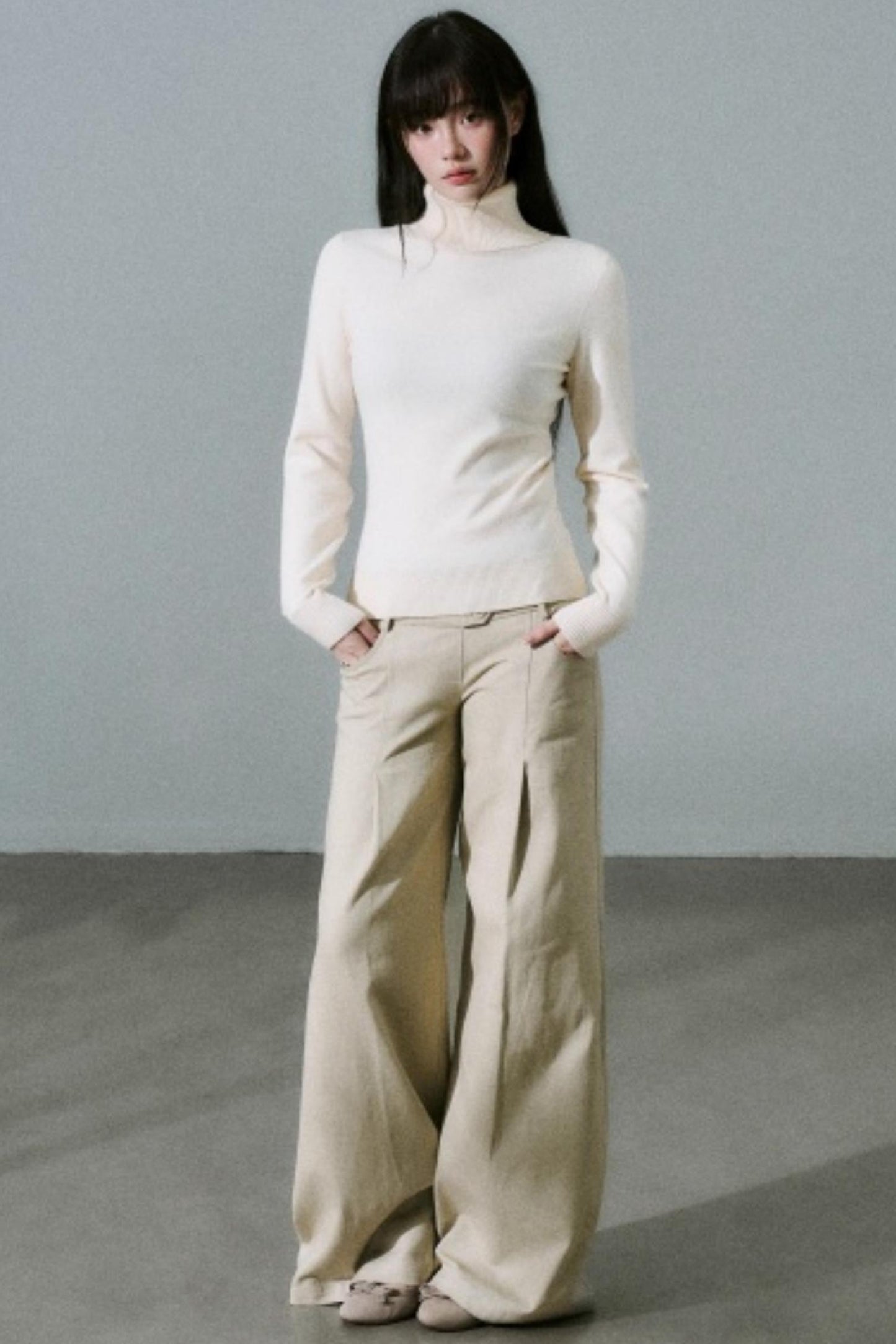 Versatile Elastic Turtleneck Sweater