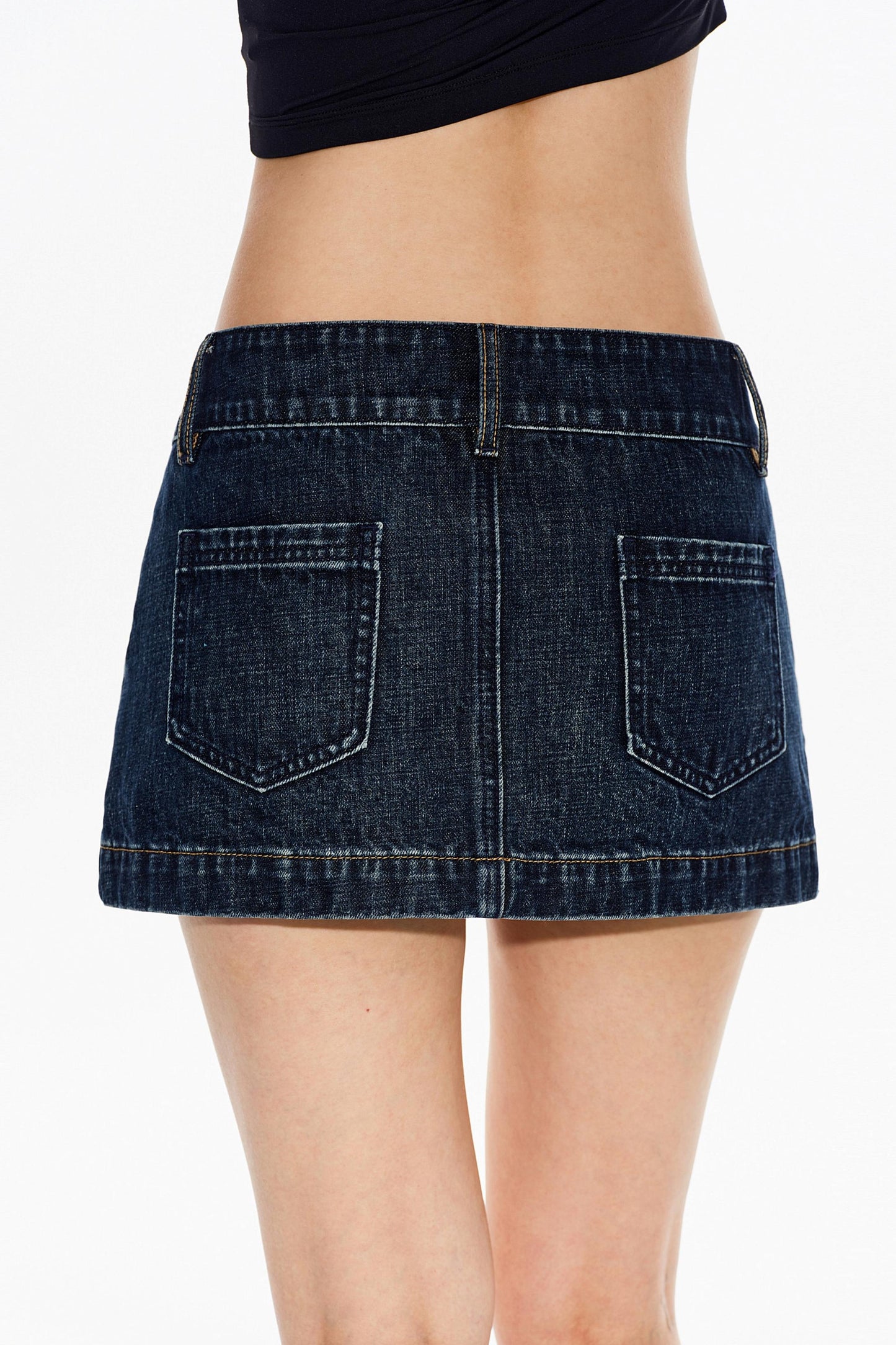 Retro-Workwear-Rock aus gewaschenem Denim