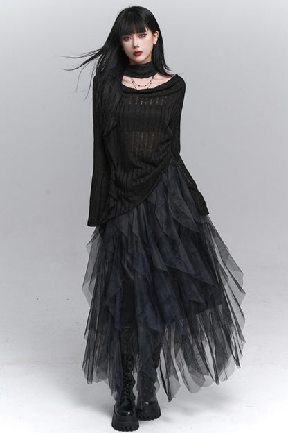 Swing-Necked Long-Sleeved Top