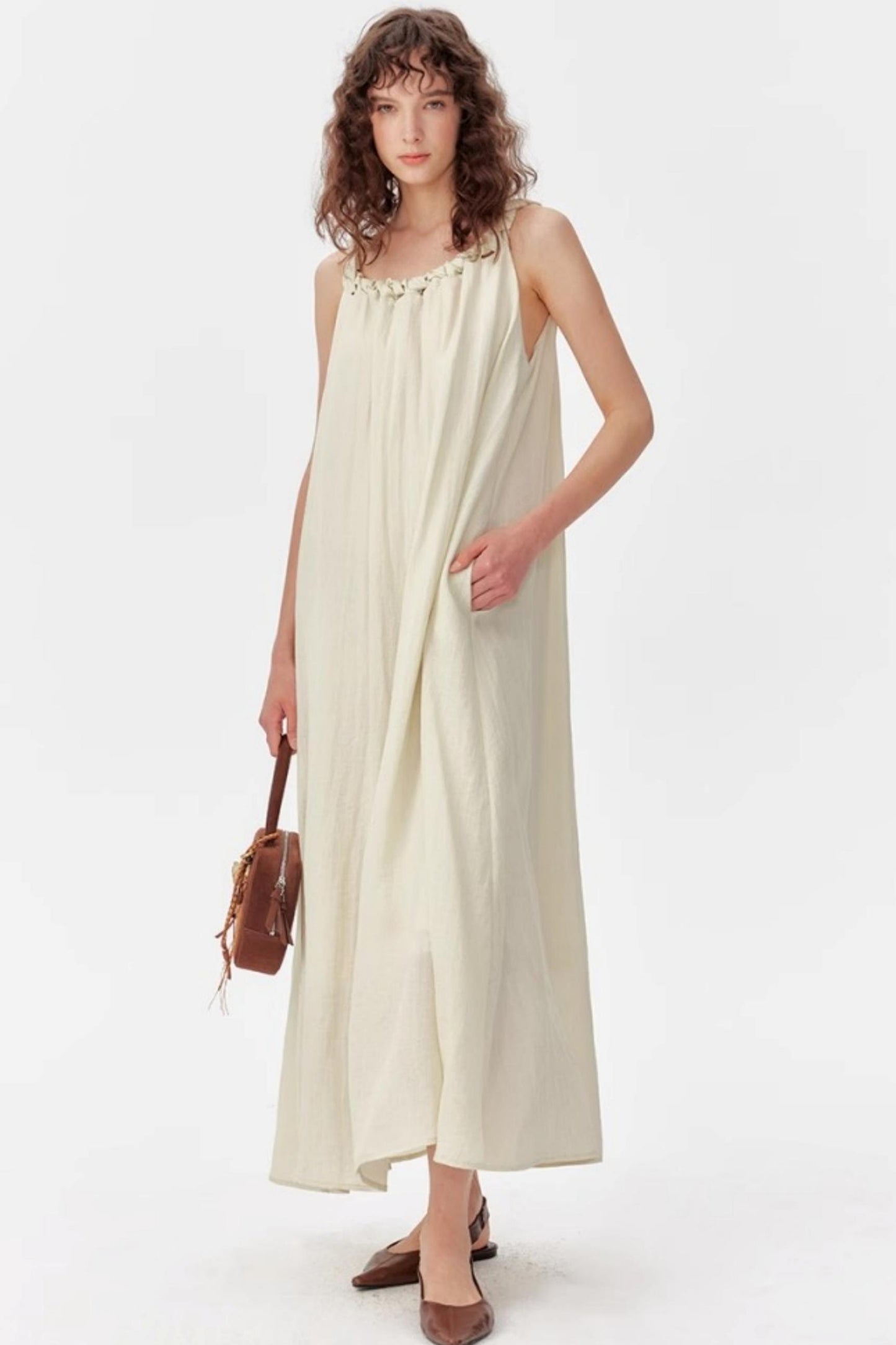 White M?bius Knot Dress