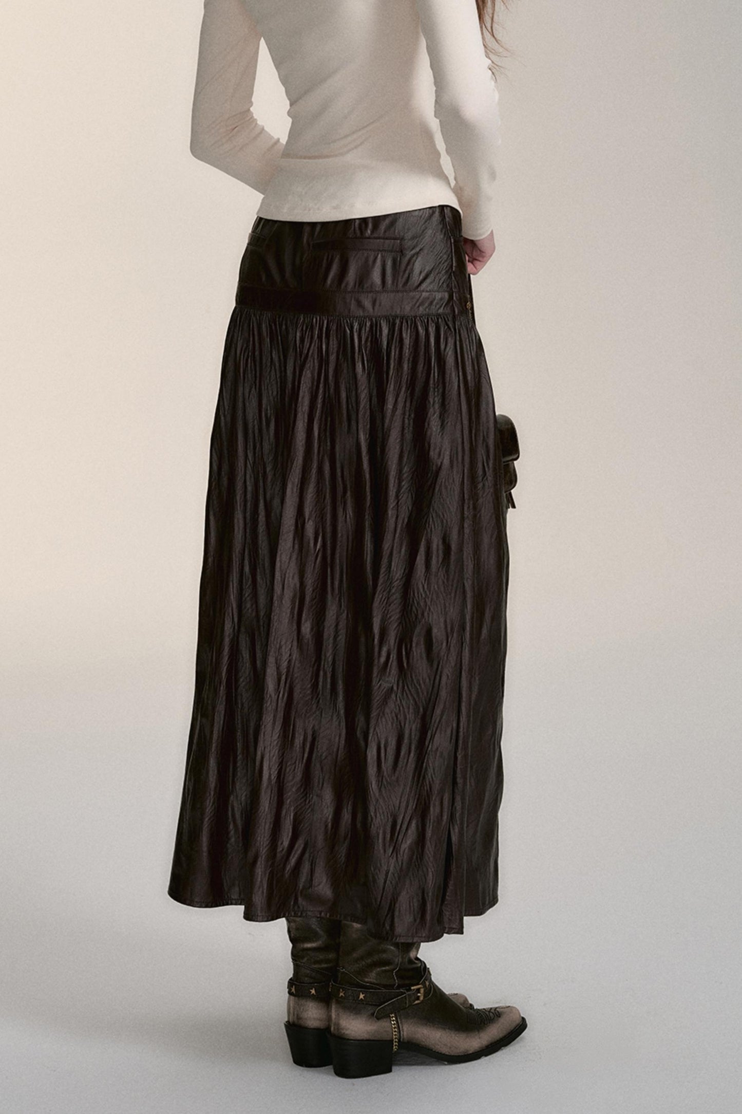 Mid-LENGTH IMITATION LEATHER PLEATED SKIRT