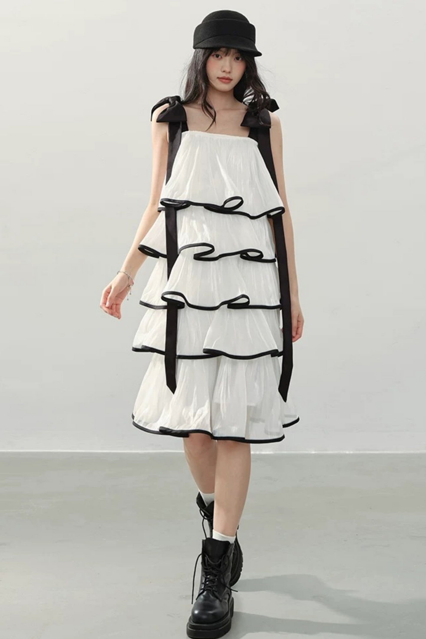 Abito con Fiocco Bianco e Nero