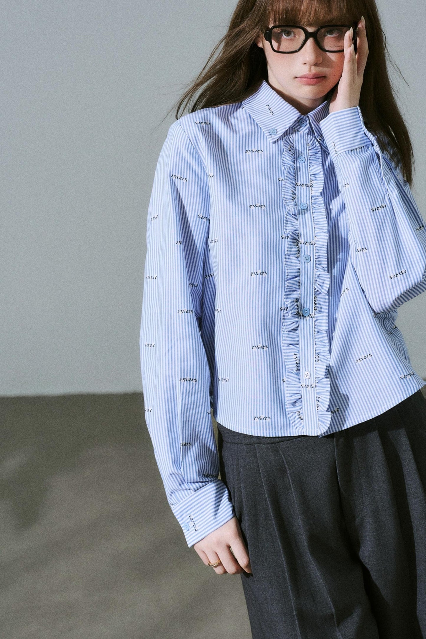 Soft Minimal Shoulder Top