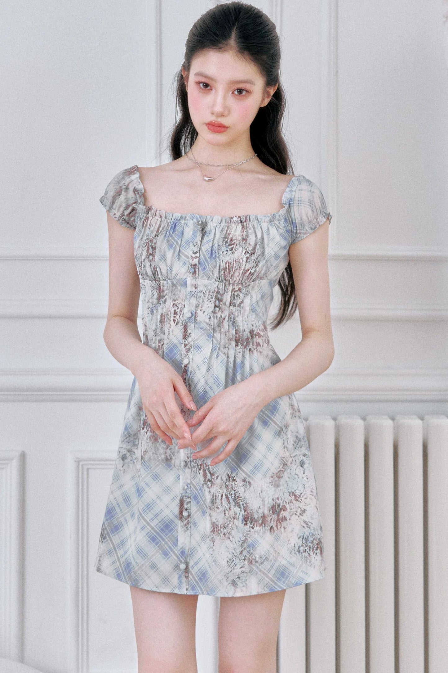 Karierter Morgennebel-Kleid