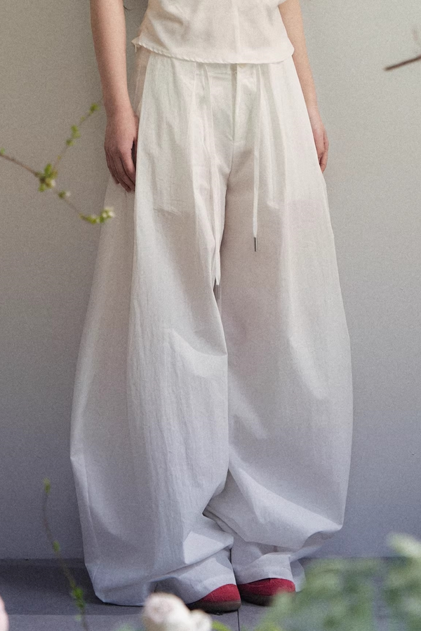 Conjunto de traje con top anudado de Tencel blanco