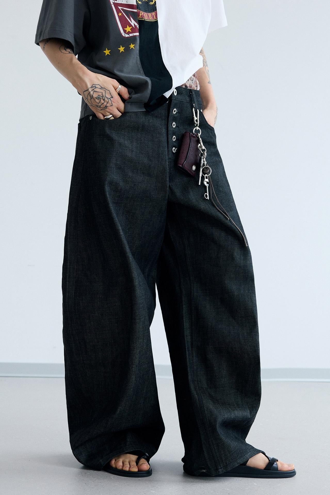 Wide-Leg Curved Knife Jeans