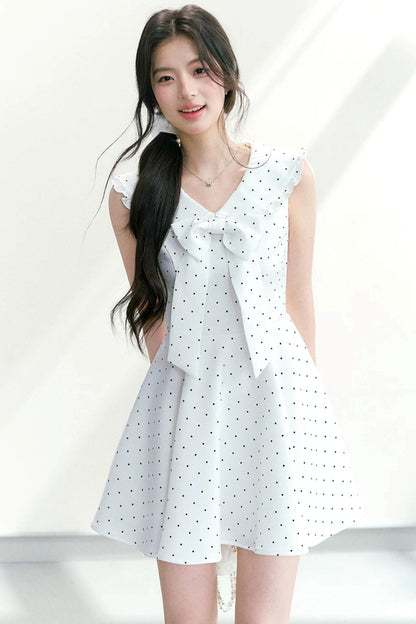 Vestido de lunares con cuello de lazo