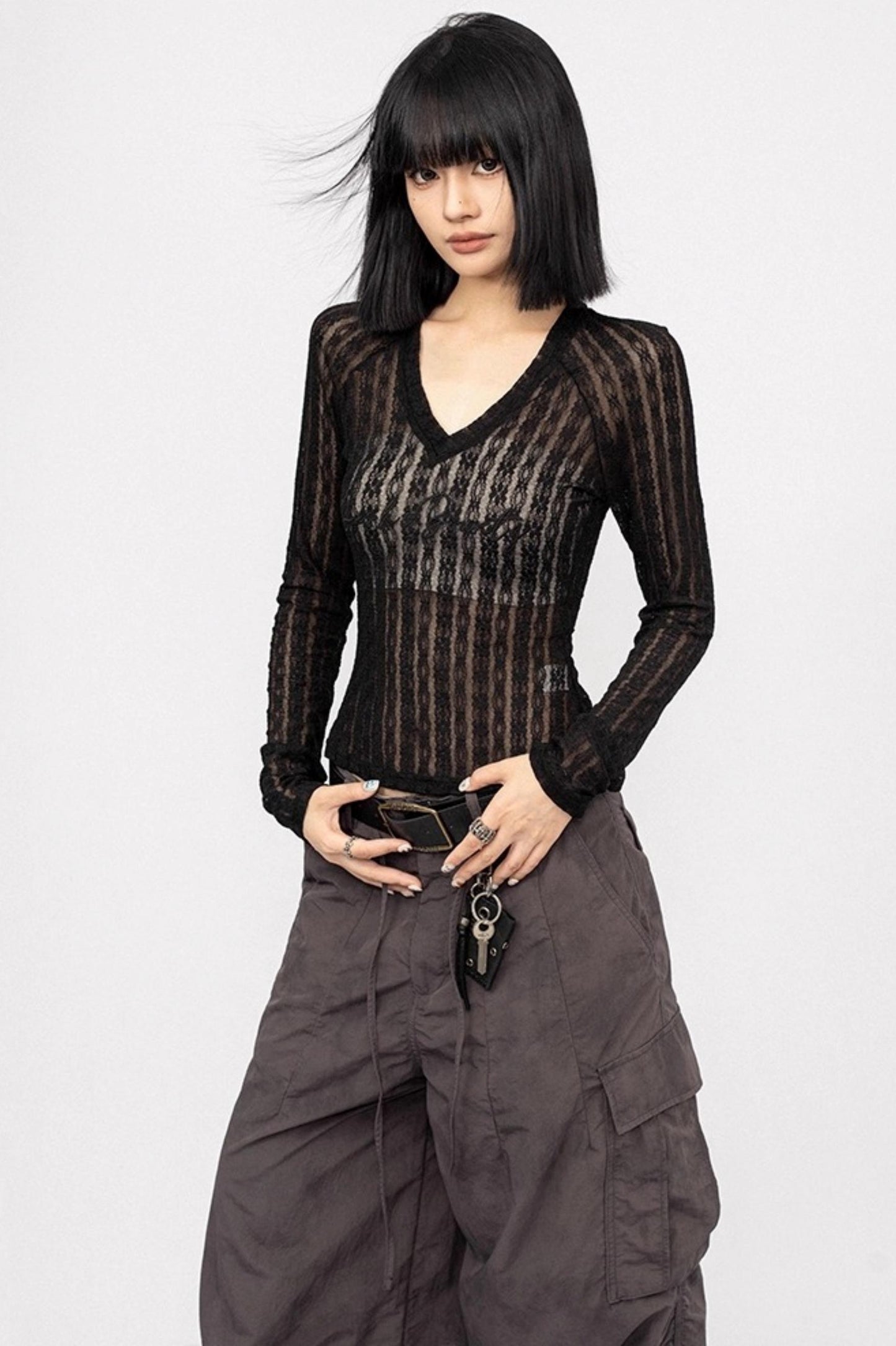 Retro Lace Slim Sleeve Top