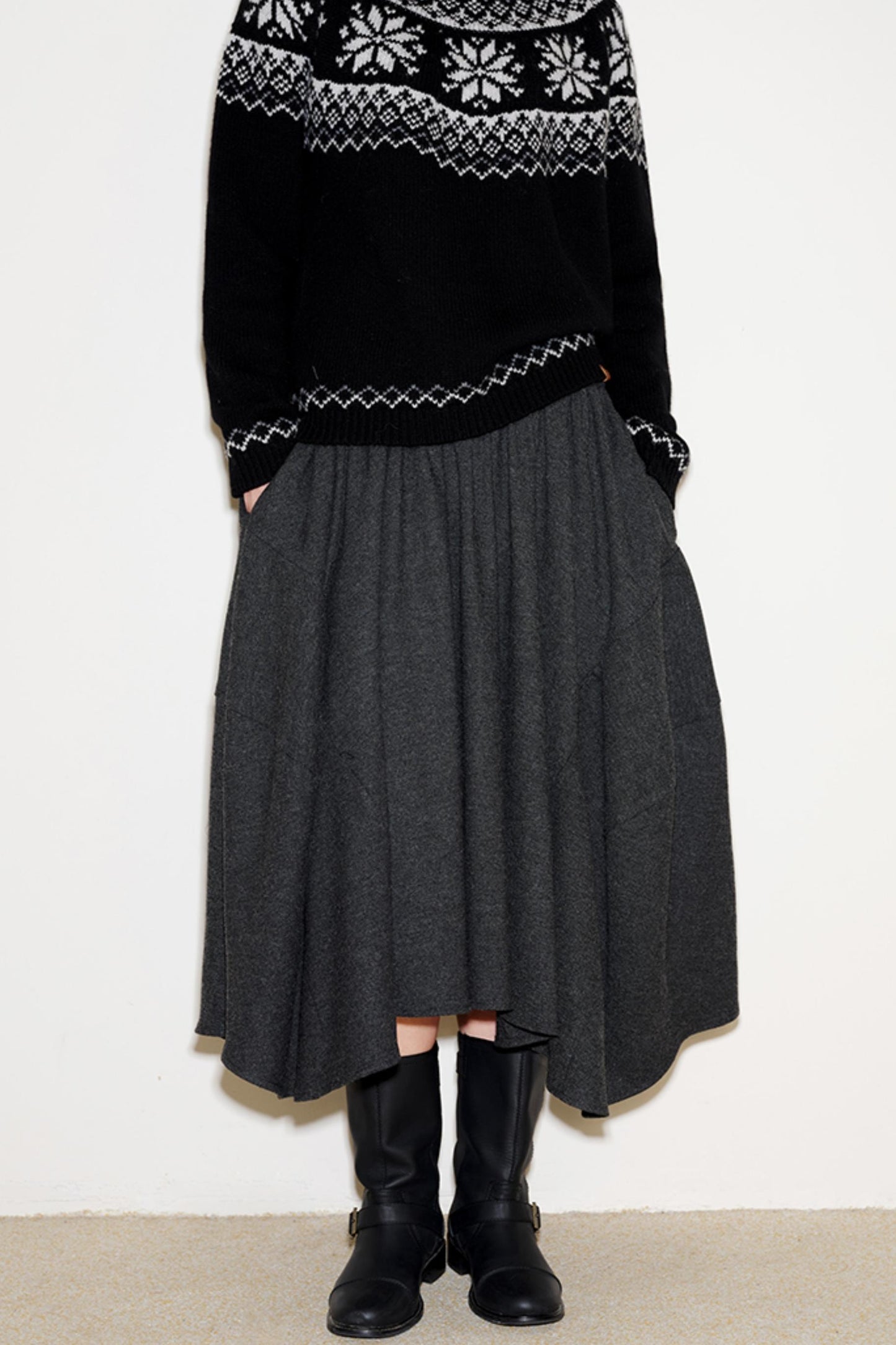 Volume Cut Elastic Waist Skirt