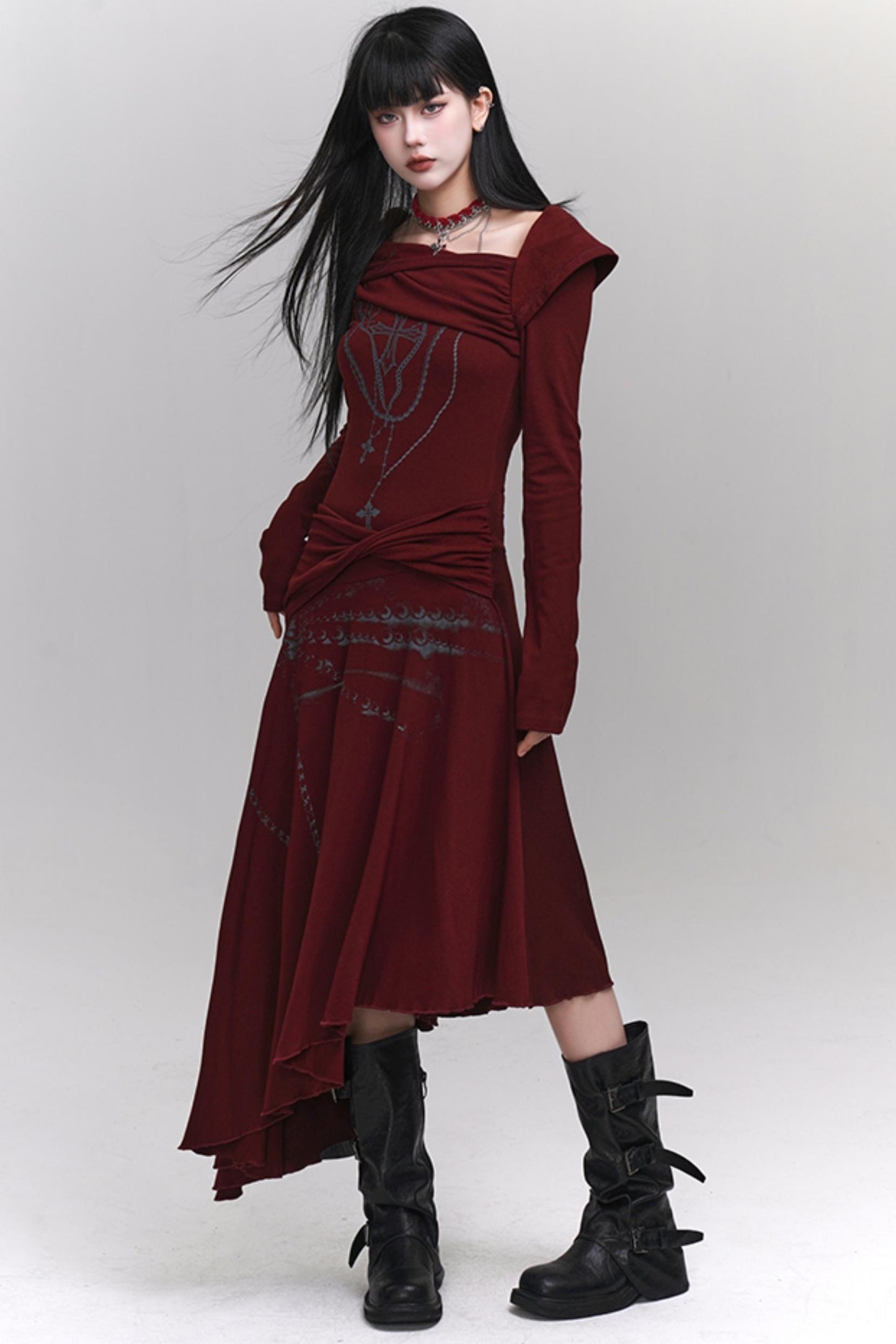 Ghost Girl's original beautiful niche red dress is worn by art students in autumn and winter