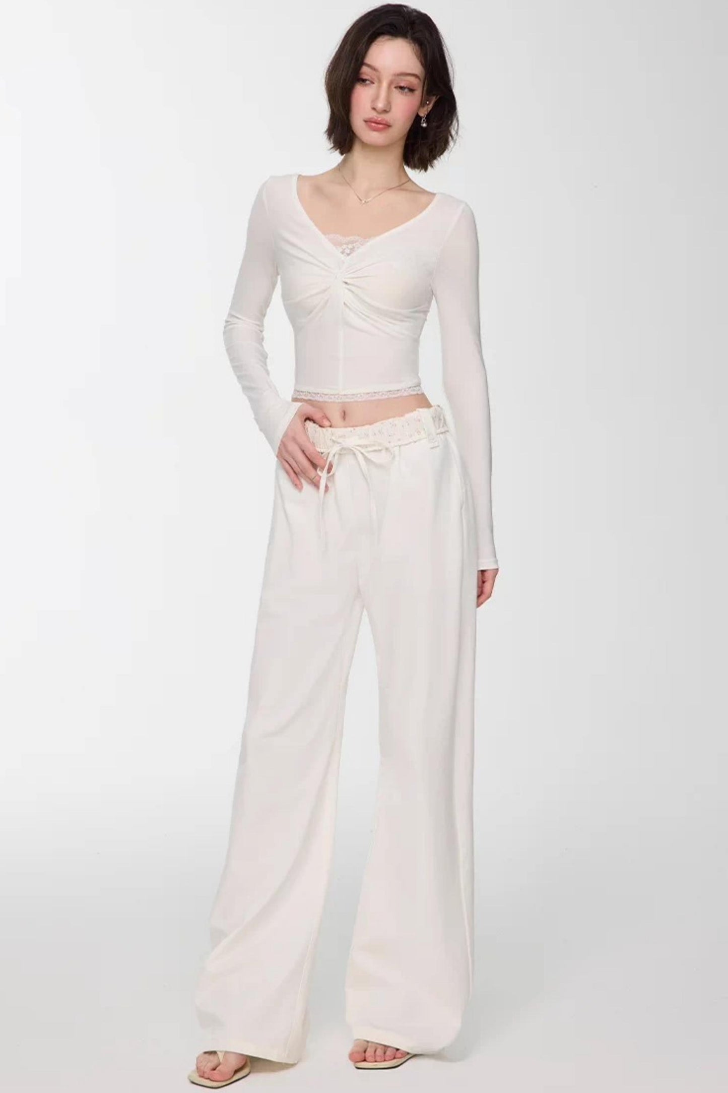 꼬임 레이스 V넥 탑