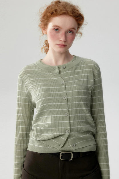 Set top cardigan in lana color muschio chiaro