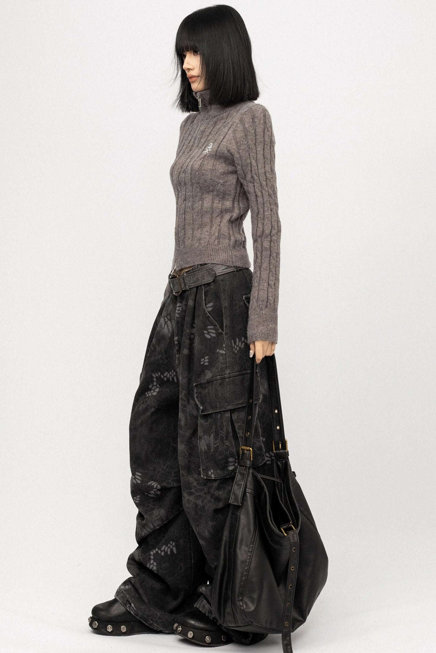 Simple Turtleneck Zipper Sweater