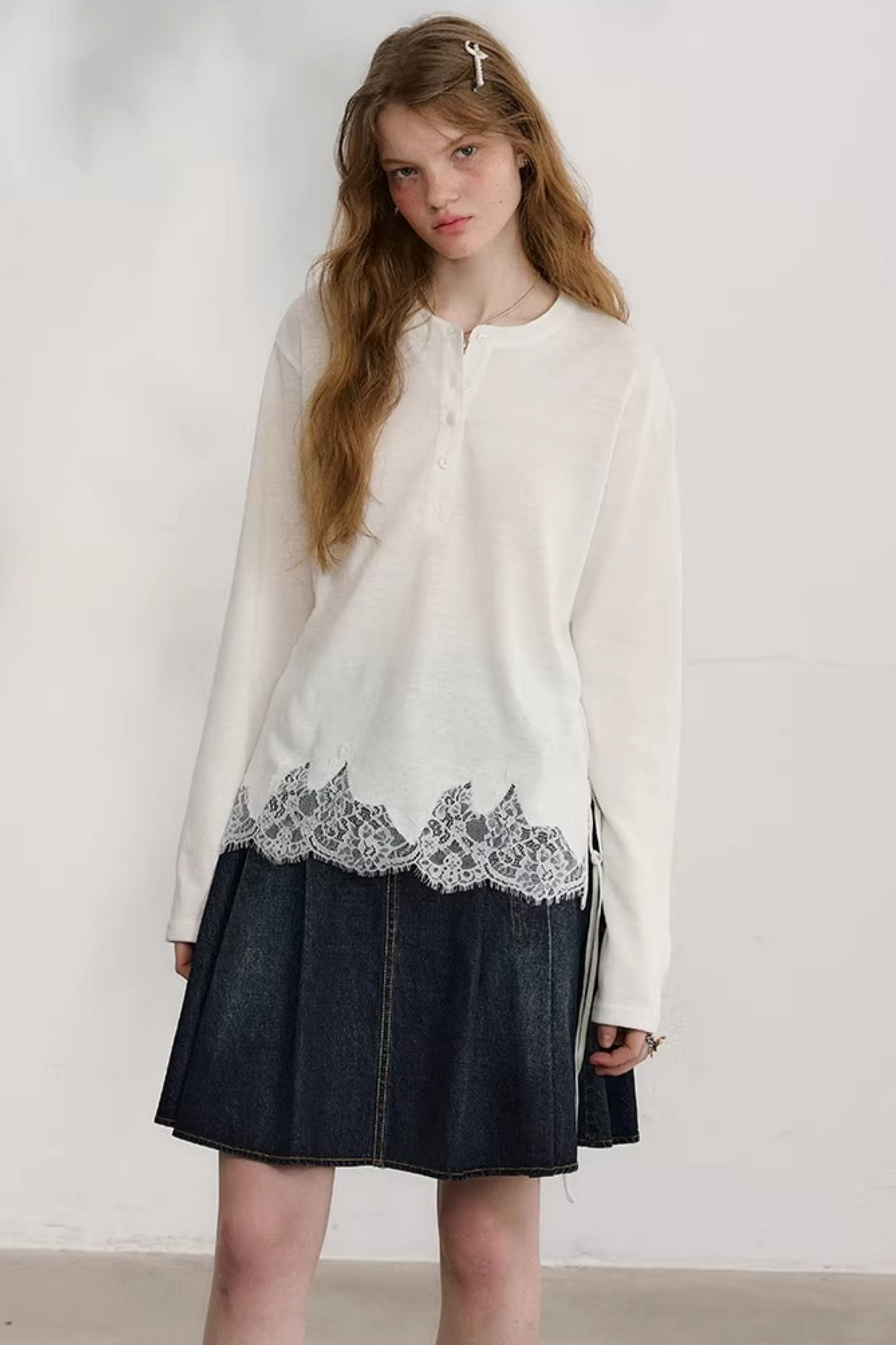 Swaying Silhouette Lace Top