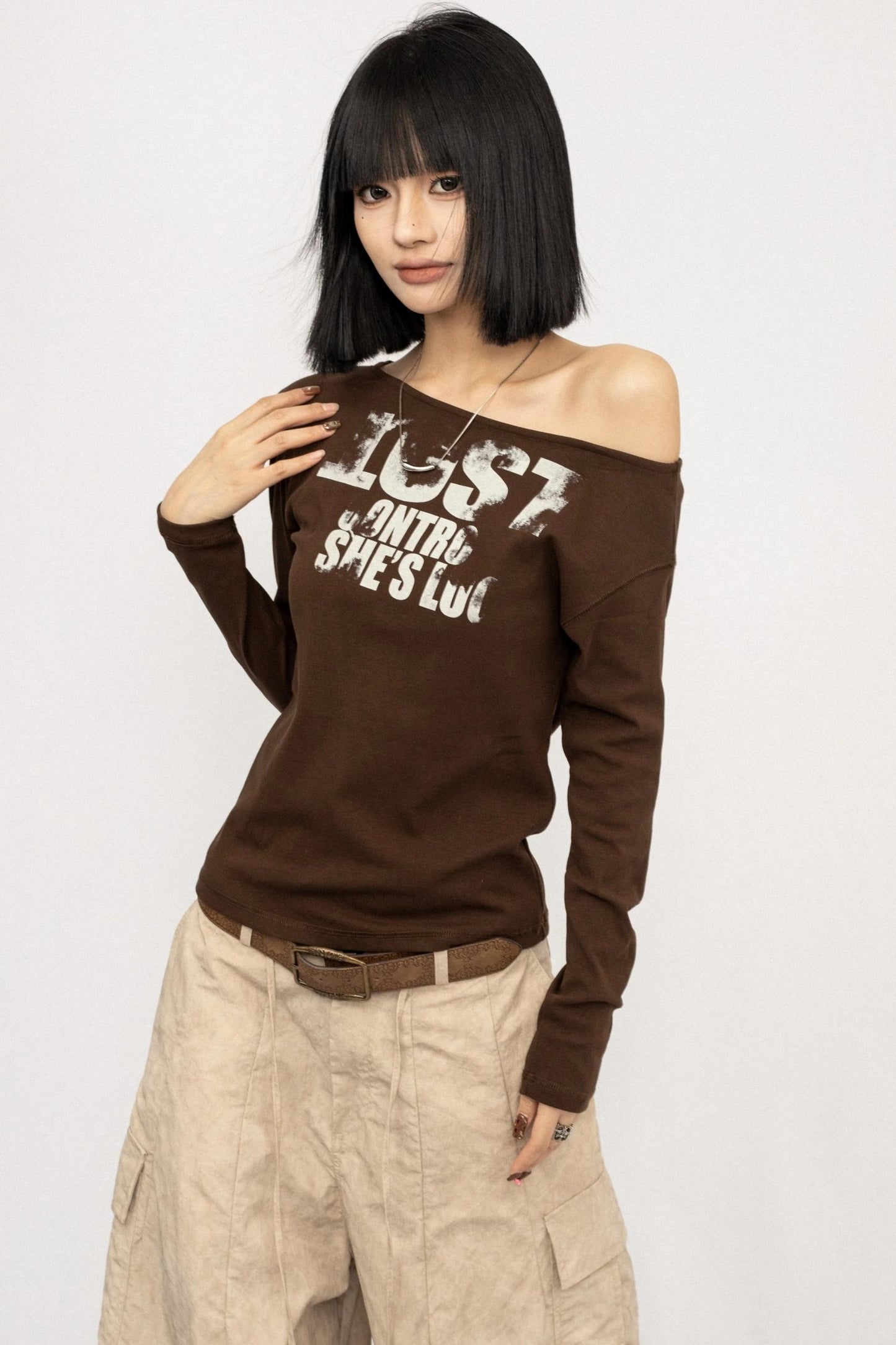 Monogram Print Off-Shoulder Slim T-Shirt