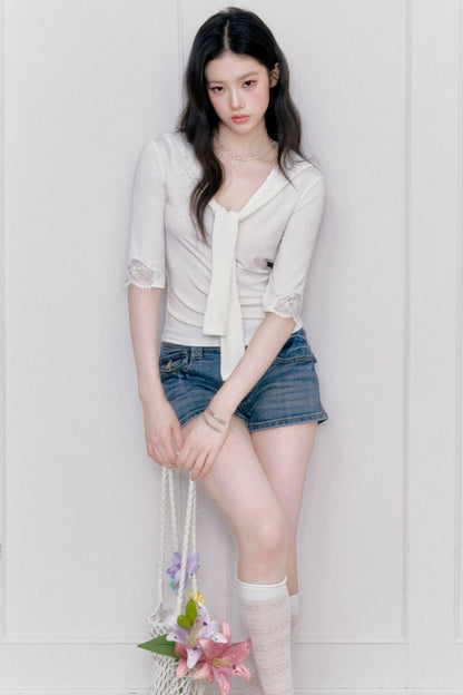 사랑스러운 끈 장식 상의 셋업