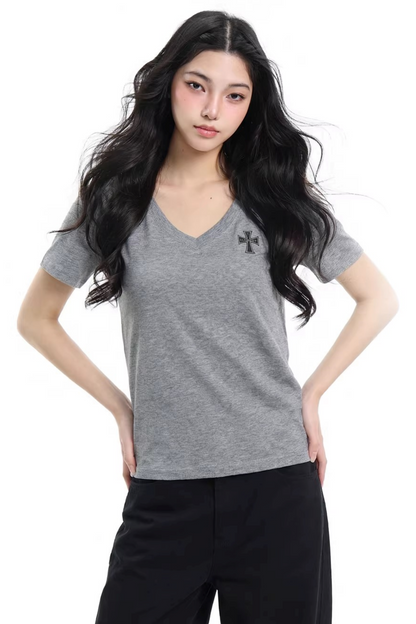 Top blanco americano con cuello en V