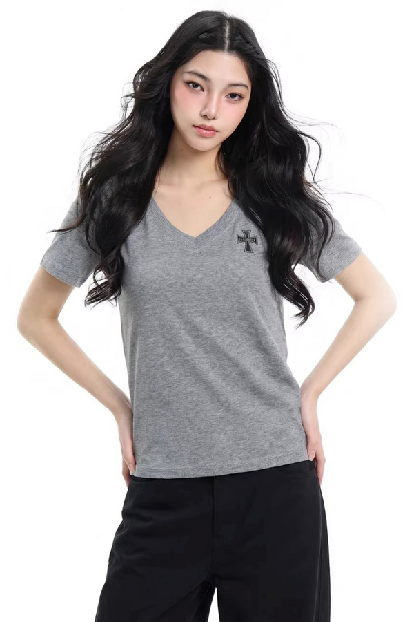 Top blanco americano con cuello en V