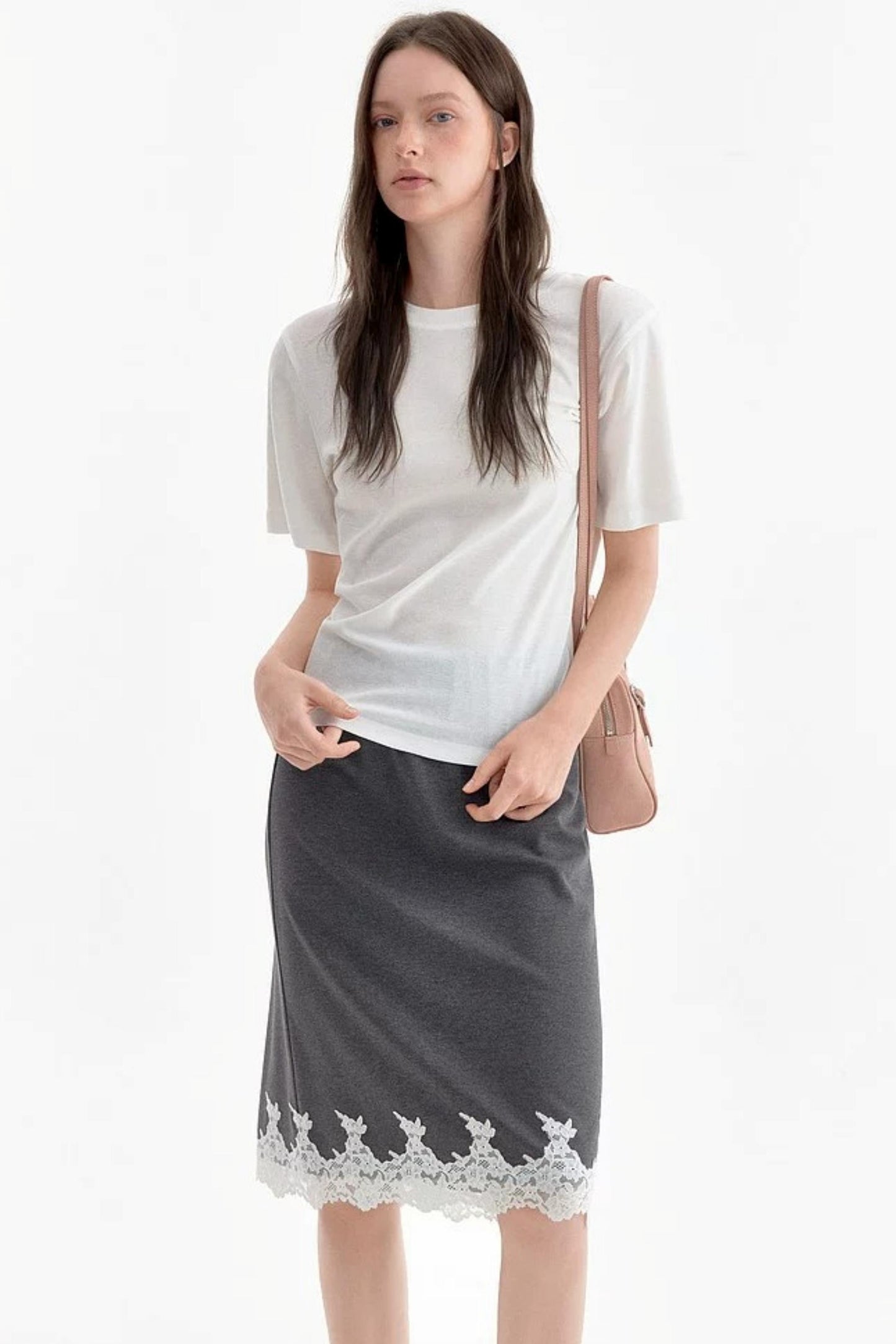 Simple and Atmospheric White T-Shirt